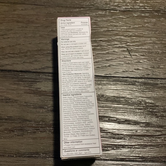 Solara Suncare Vacation Glow Mineral Sunscreen - SPF 30 - 1.7 fl oz - Picture 4 of 8